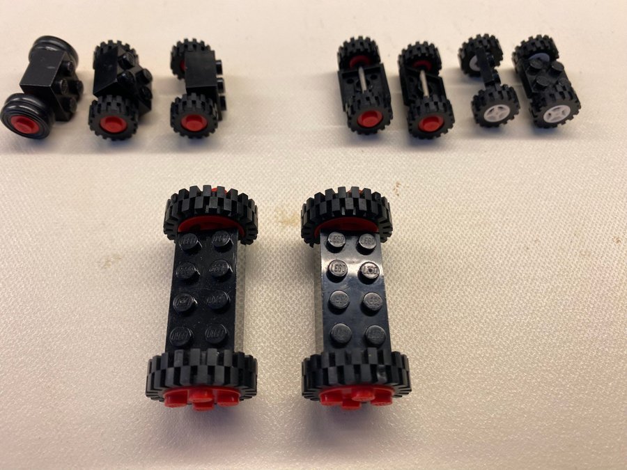 LEGO Däck Hjul  Axlar - Lego wheels with axles - Vintage