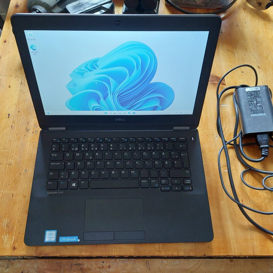 Dell Latitude E7270 / i5 / SSD M2 256Gb