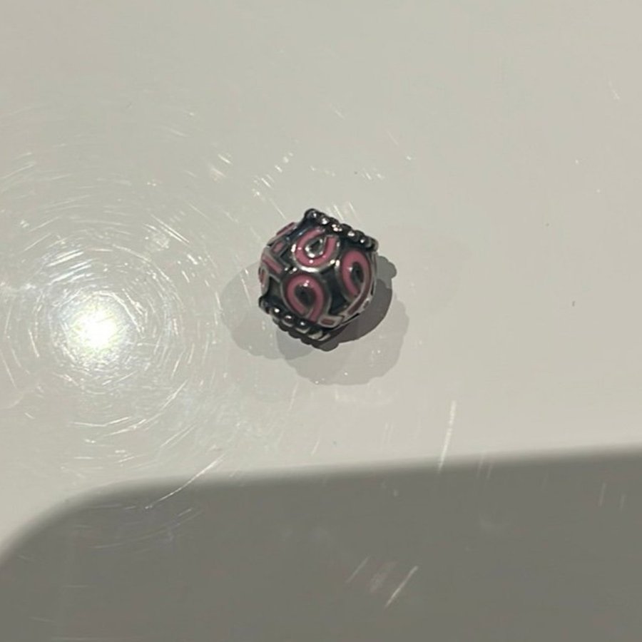 Pandora charms berlock rosa bandet