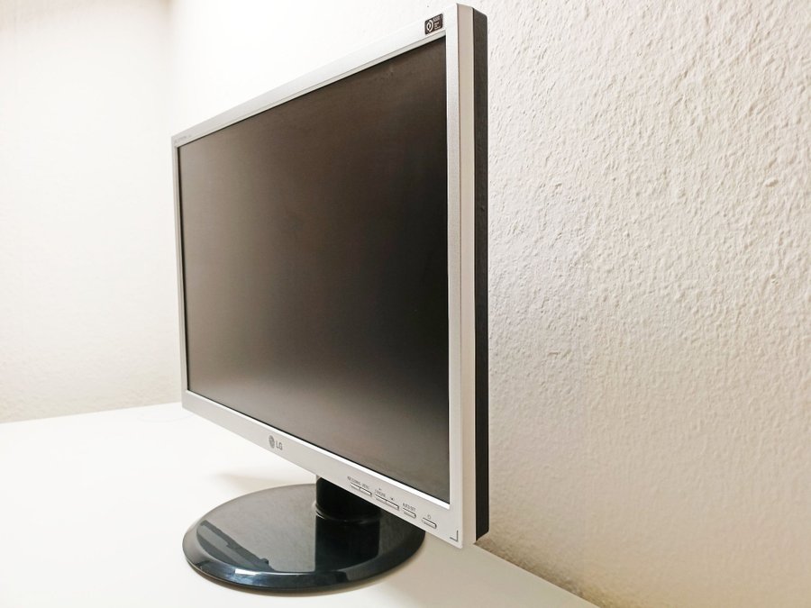 SKÄRM LG 22" FLATRON L225WS DATORSKÄRM MONITOR