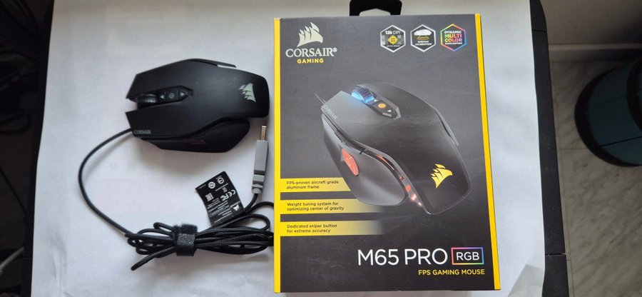 Corsair M65 PRO RGB Gaming Mus