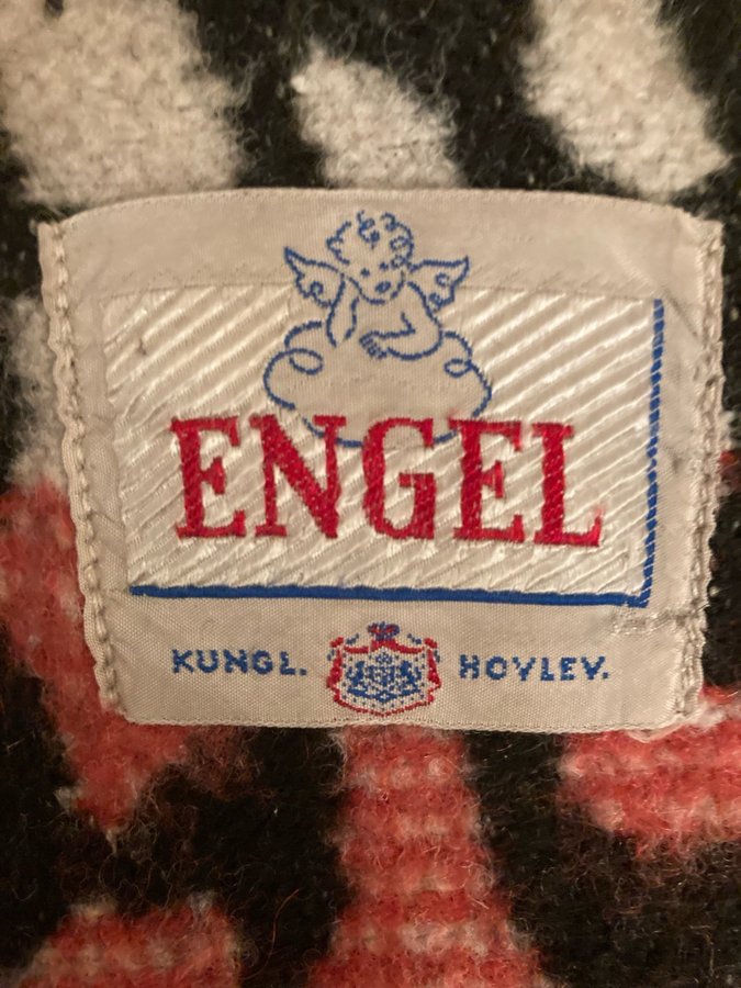 Vintage Engel svart, rosa, grå filtar