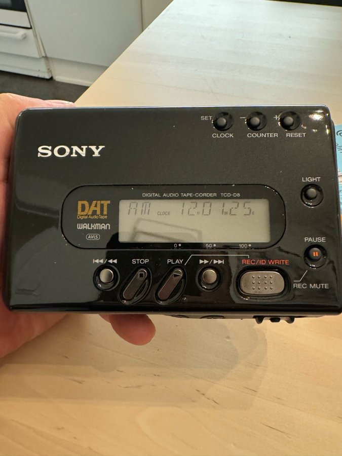 Sony TCD-D8 DAT Walkman