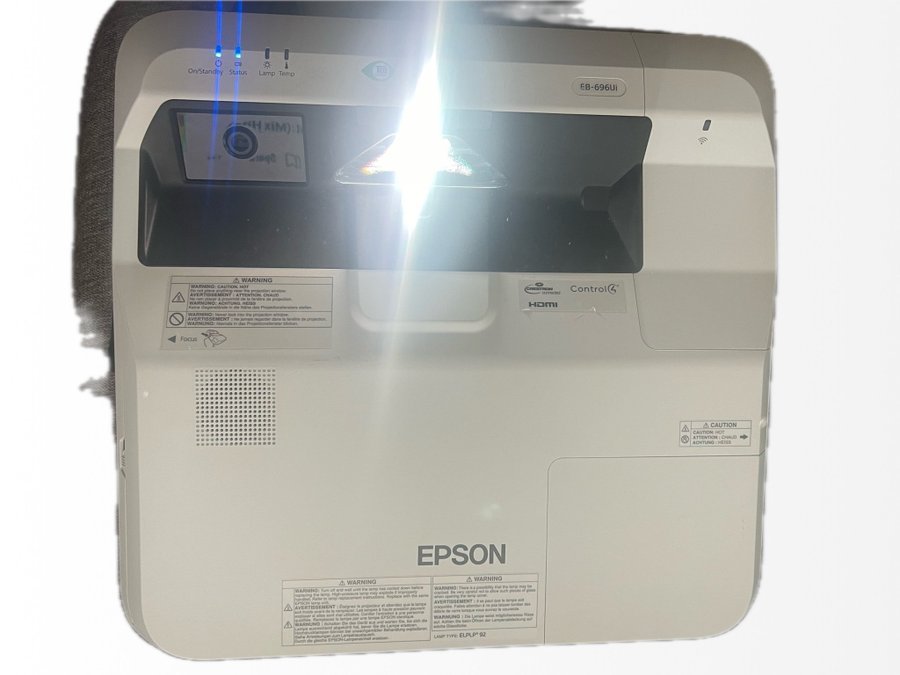 Epson EB-696Ui