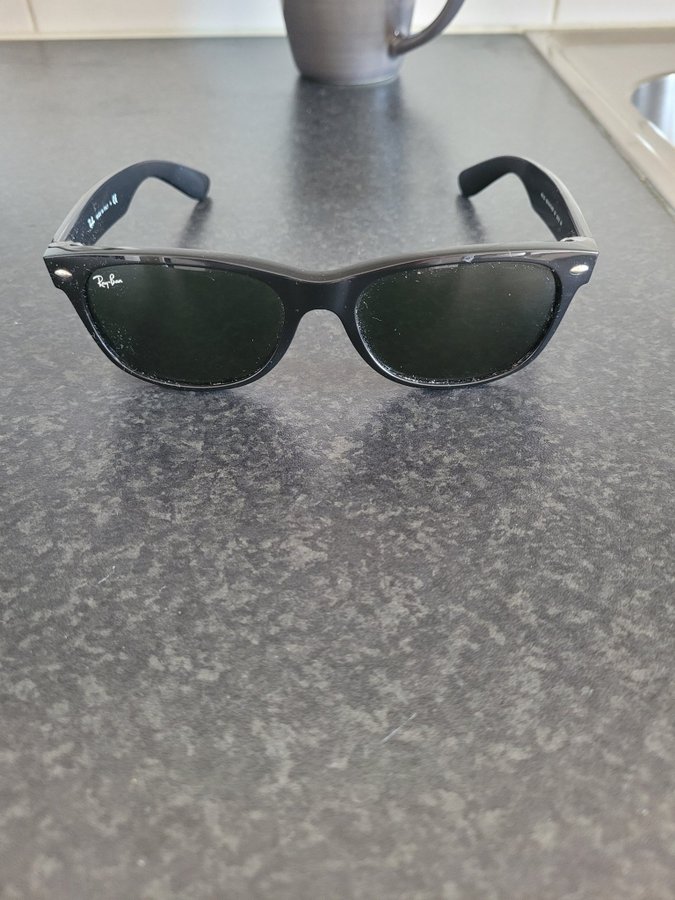 Svarta Ray-Ban Wayfarer