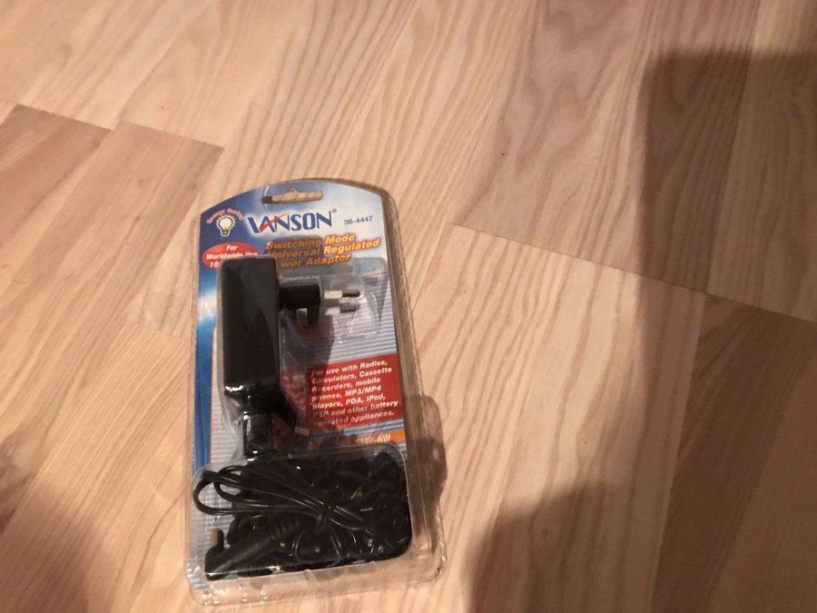 Vanson 30-5447 Switching Mode Universal Regulated Power Adapter