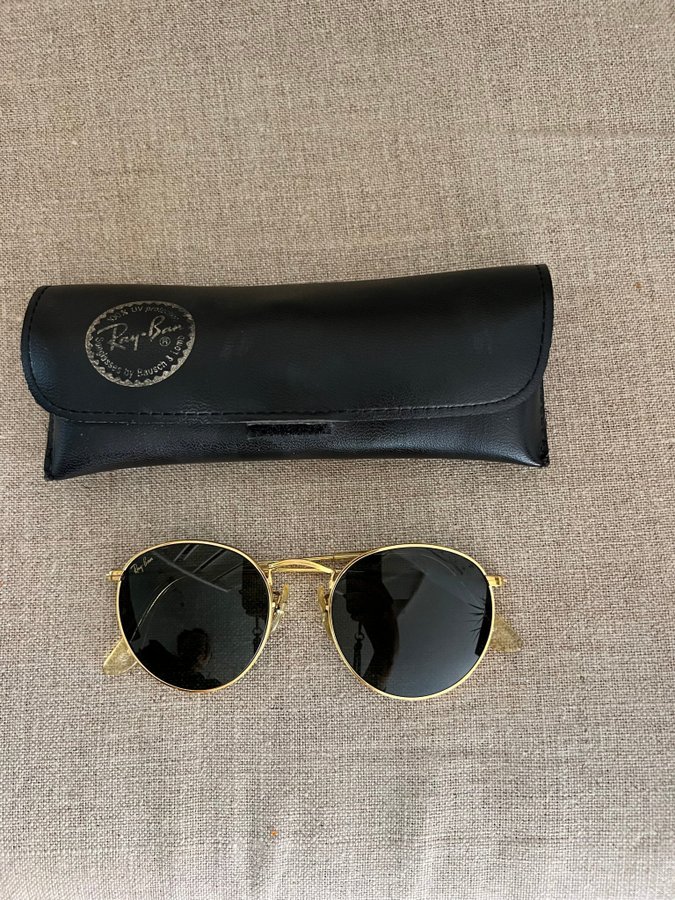 Vintage Ray-Ban solglasögon med BL-märkning