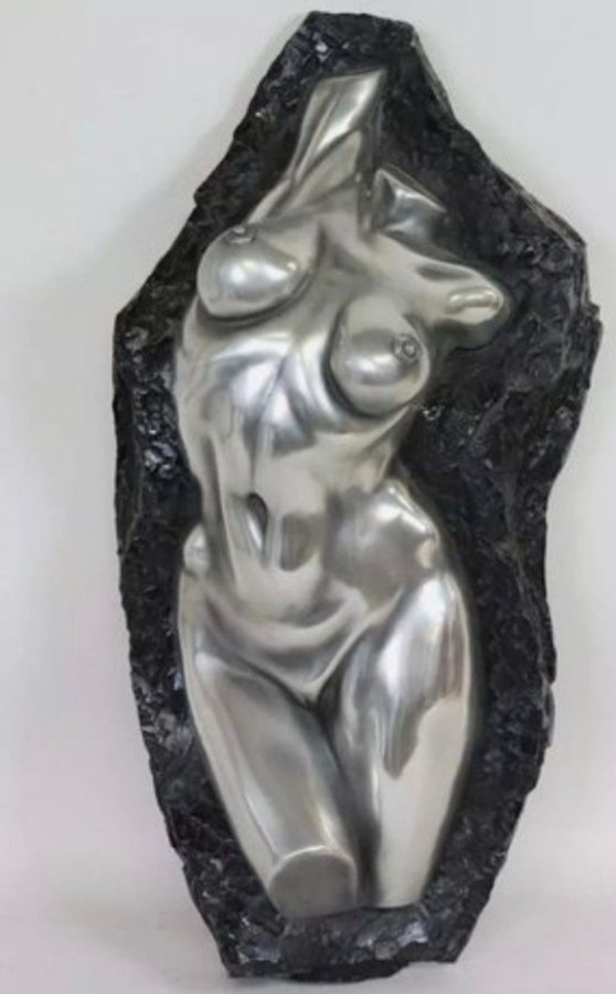 Sculptuur van een vrouw