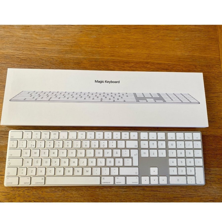 Apple Magic Keyboard med numeriskt tangentbord, Svenskt