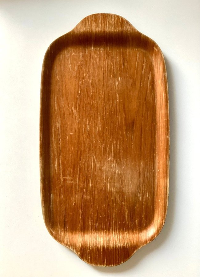 Vintage Träbricka i teak från 60-70-talet Formpressad 40,5 x 21,2 cm