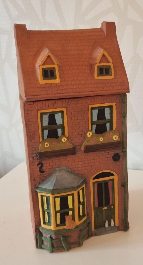 Stort charmigt Welshpool Pottery hus i keramik - Hutchins  Sons - 30.5x14x12cm