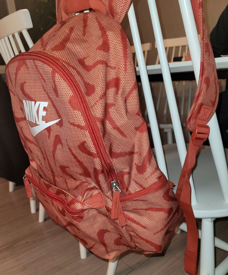 Gratis frakt! Oanvänd Nike Ryggsäck