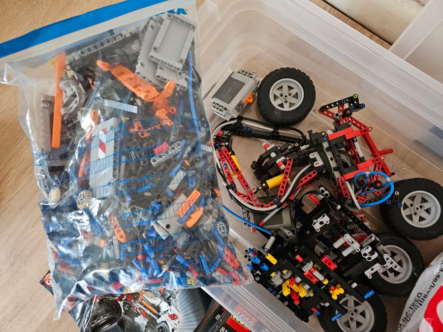 Lego Technic 8110  8298