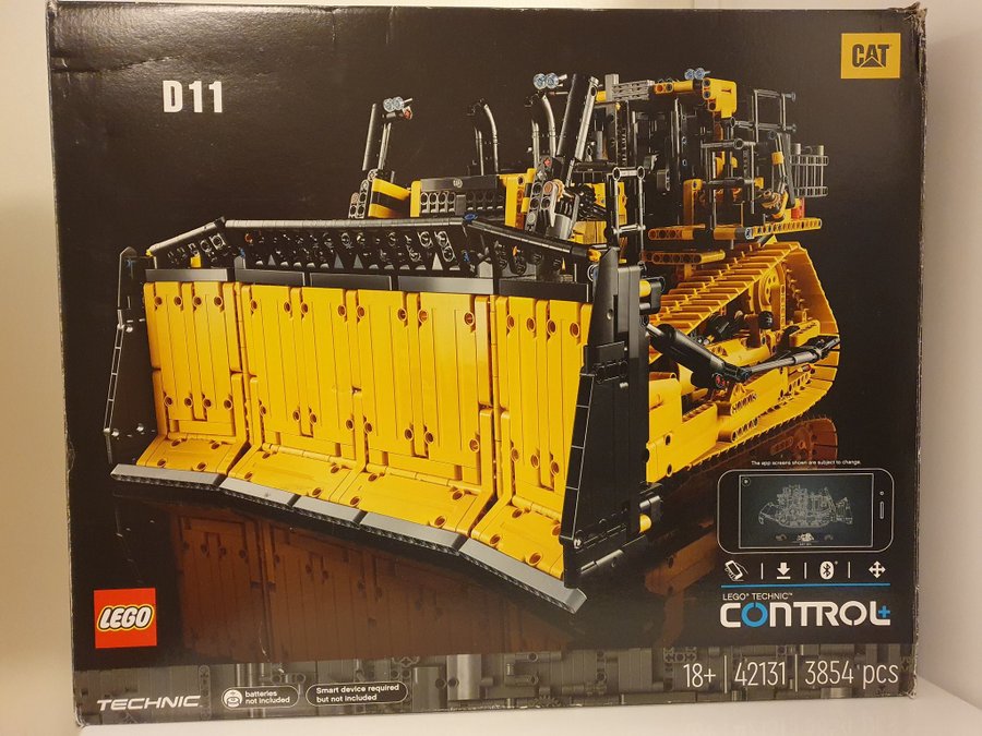 LEGO Technic 42131 CAT D11 Bulldozer