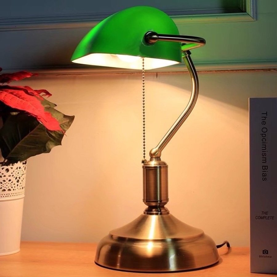 Grön Banker bordslampa med mässingsfinish retro vintage design