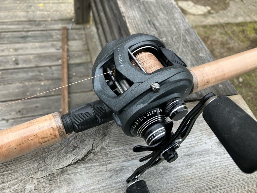 Spinnset - Savage gear Custom predator + Okuma Komodo SS