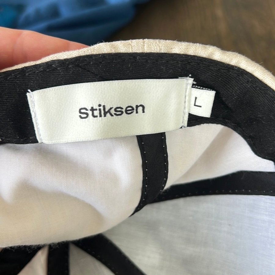 Stiksen beige keps storlek L