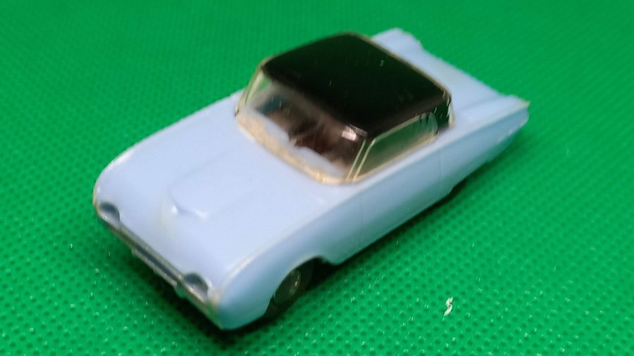 Atlas 1/64 # 1277- Ford Thunderbird