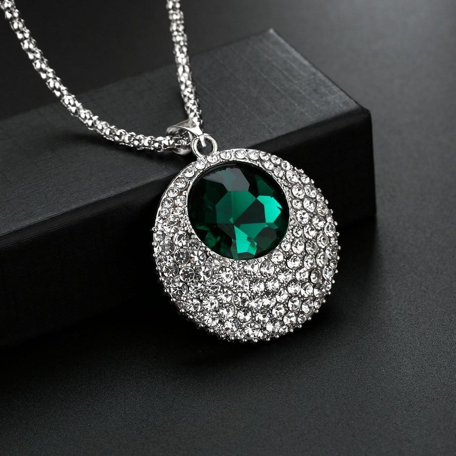 Halsband Silver färgat Elegant och Vackert '' Peecock Eye Green ''