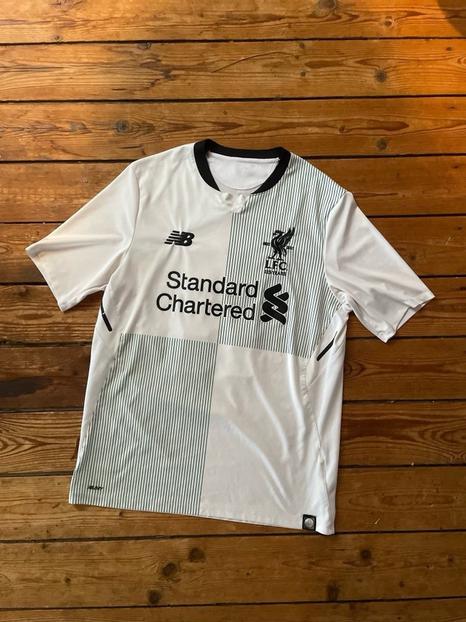 New Balance hvid Liverpool fodboldtrøje, størrelse M