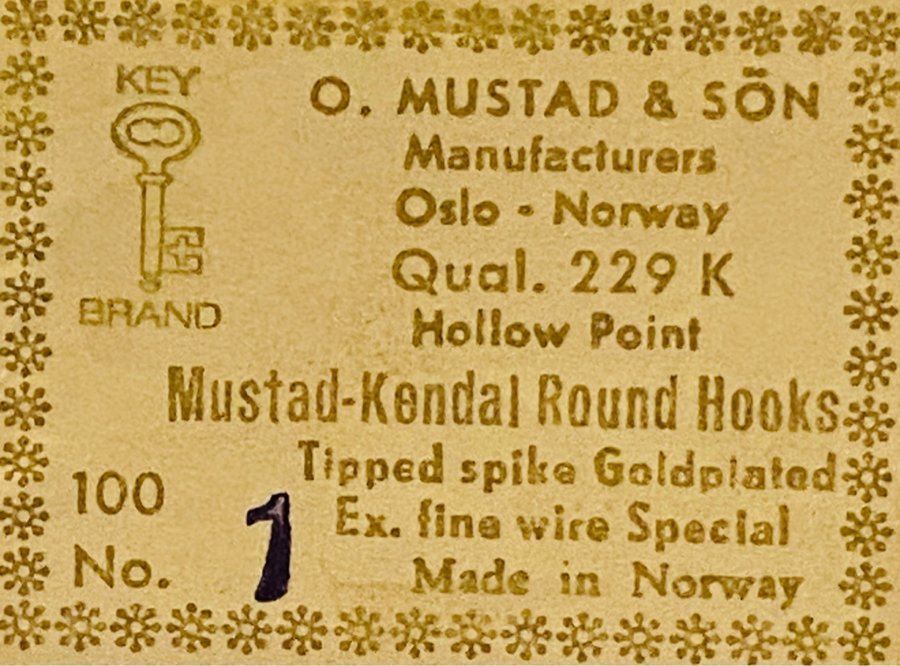 MUSTAD nr 1 . Qual 229 K . Äkta guldplaterade special krokar ! Fyndläge !