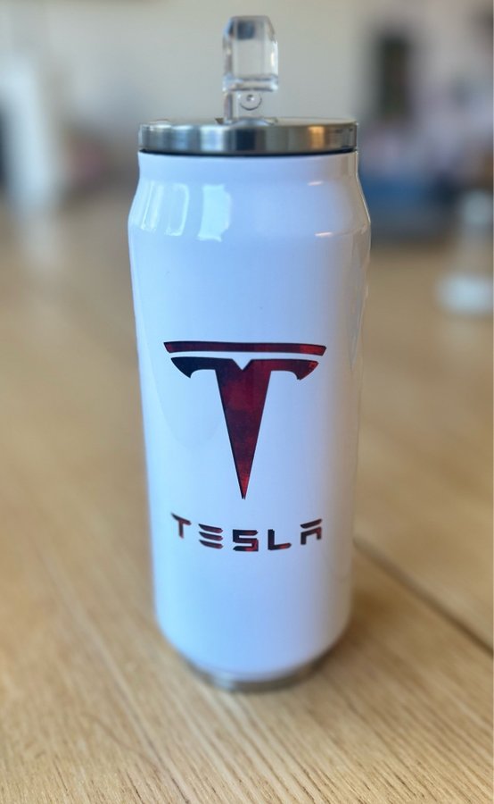 TESLA Termosmugg med sugrör