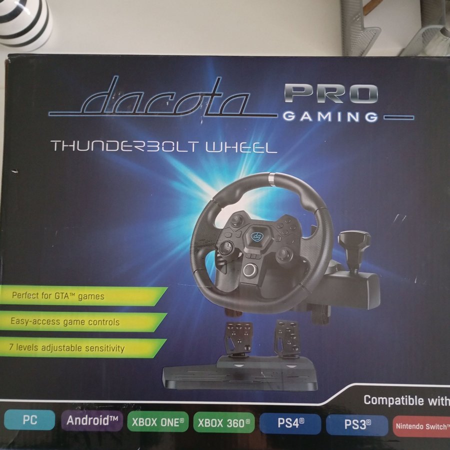 Dakota Pro Gaming Thunderbolt racing / steering Wheel