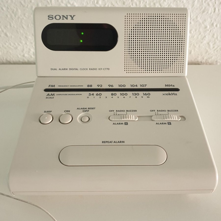 Sony ICF-C770 klock radio med alarm vintage