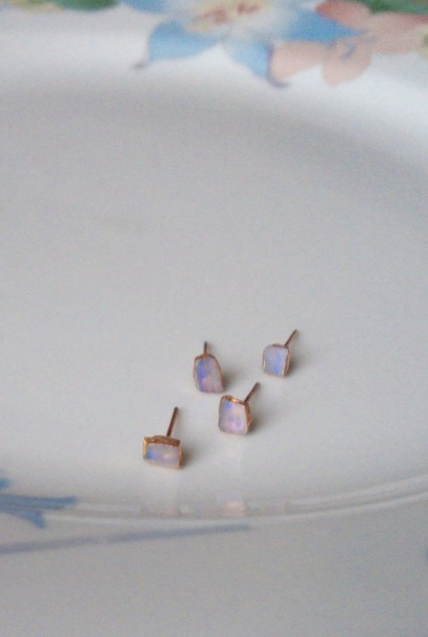 4st Opal örhängen med stift Studs