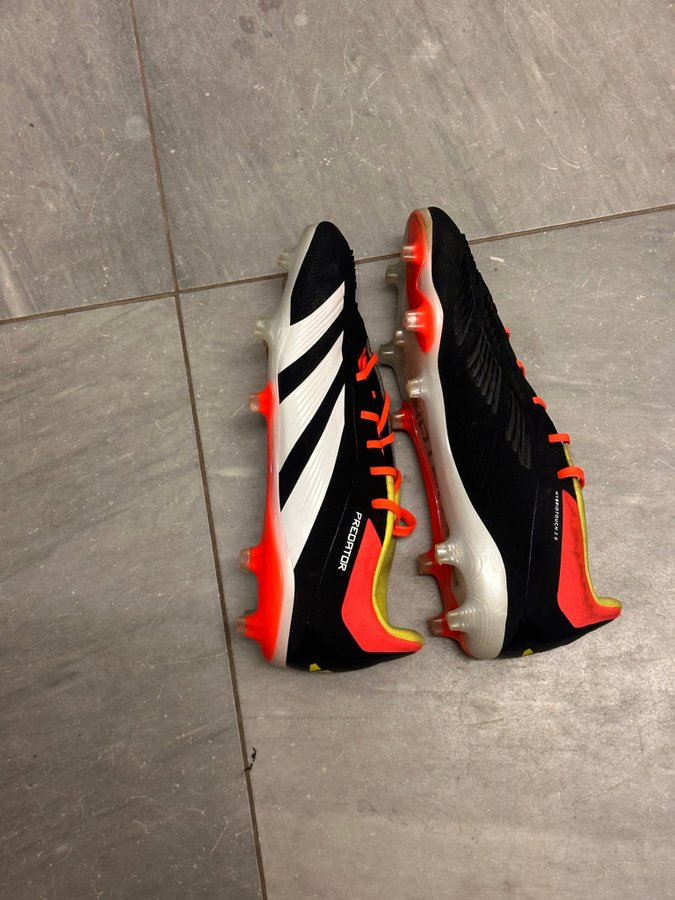 Adidas Predator Fotbollsskor