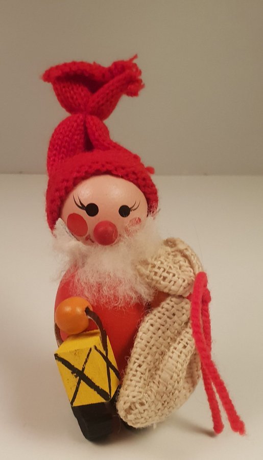 ** Hemslöjden Borås jultomte tomte lykta nisse julklappsäck trä hantverk slöjd