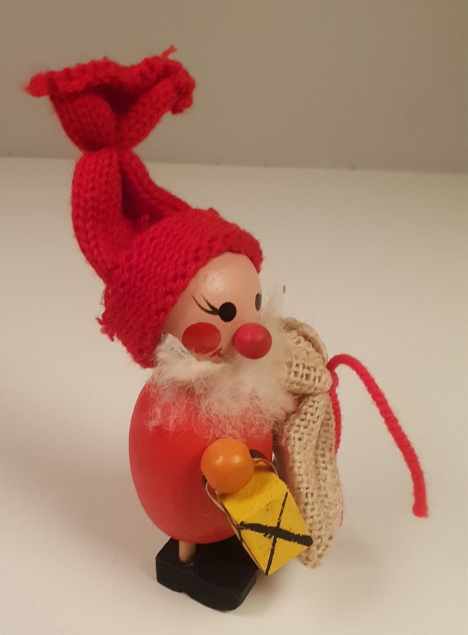 ** Hemslöjden Borås jultomte tomte lykta nisse julklappsäck trä hantverk slöjd