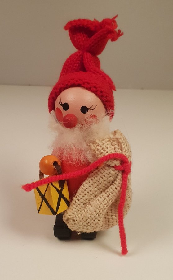 ** Hemslöjden Borås jultomte tomte lykta nisse julklappsäck trä hantverk slöjd