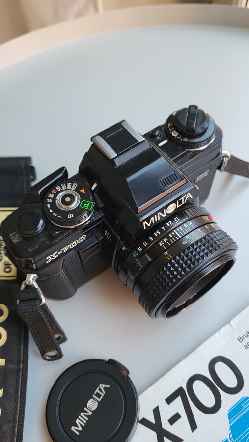 Minolta X-700 med MD 50/1,7 och Multi Function Back - Mycket fint skick