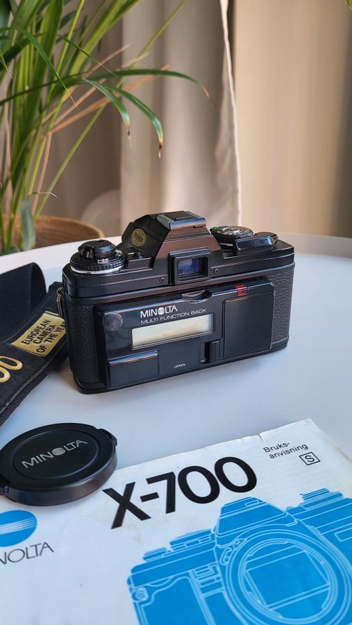 Minolta X-700 med MD 50/1,7 och Multi Function Back - Mycket fint skick