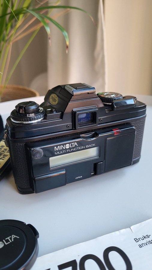 Minolta X-700 med MD 50/1,7 och Multi Function Back - Mycket fint skick