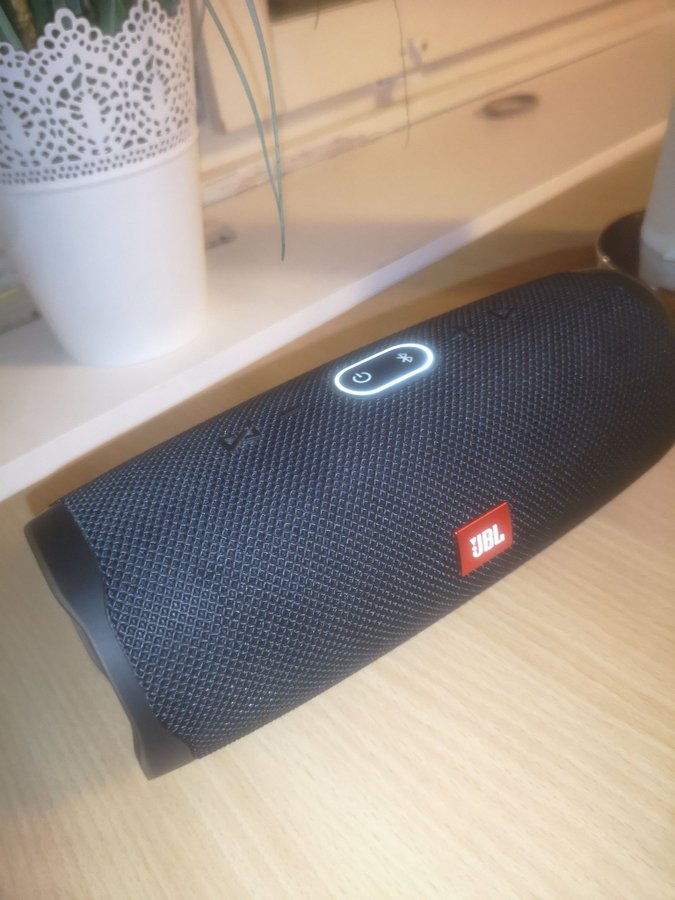 JBL Charge 4