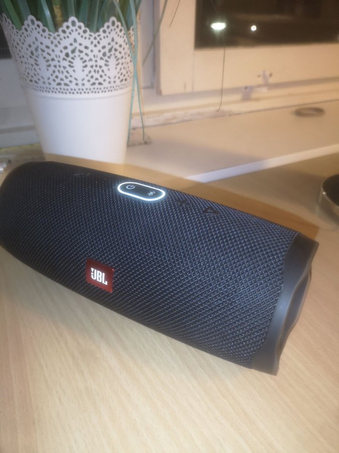 JBL Charge 4