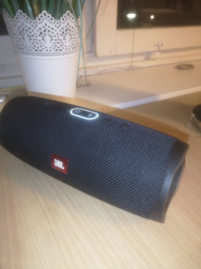 JBL Charge 4