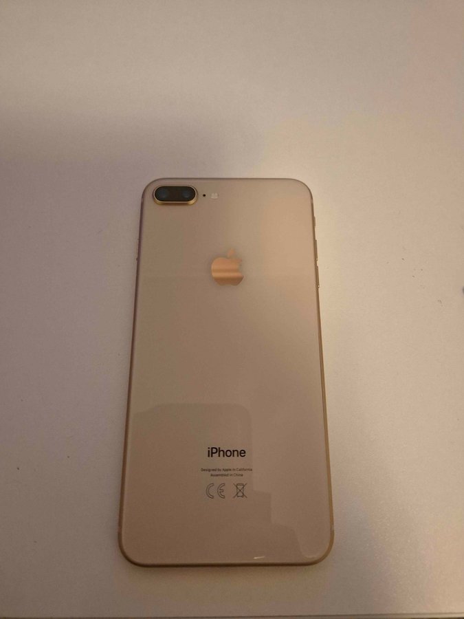 iPhone 8 Plus Rosé Guld i bra skick