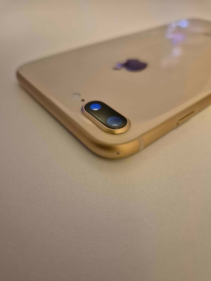 iPhone 8 Plus Rosé Guld i bra skick