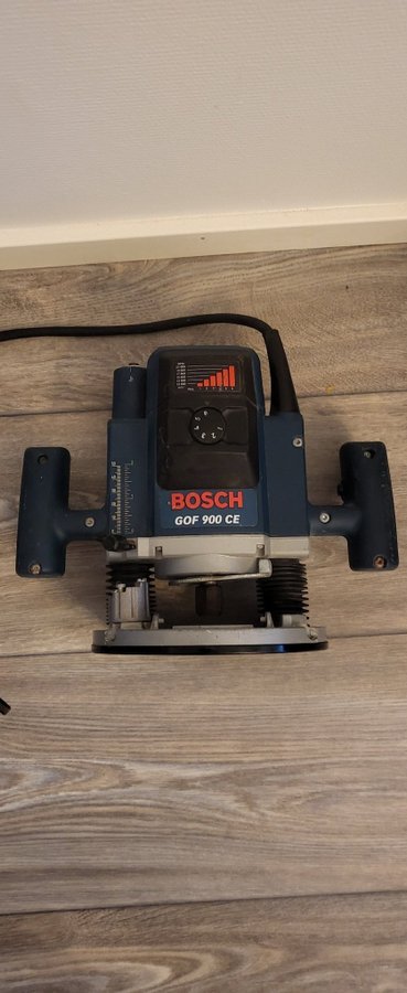 Bosch GOF 900 CE Fräs