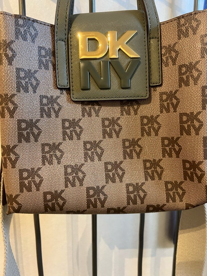 DKNY handväska olive