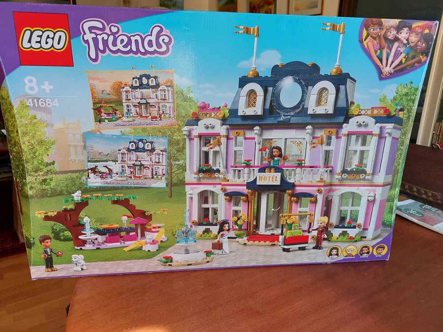 LEGO Friends 41684 - Heartlake City Hotel