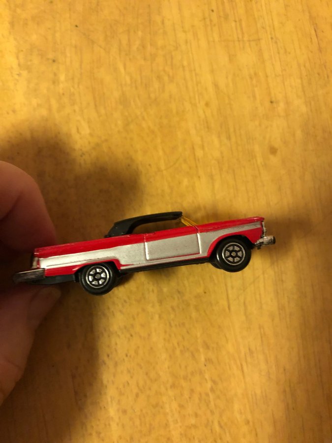 Leksaksbilar bl a Disney Cars och amerikanare/jänkare