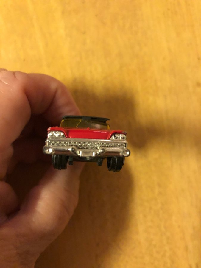 Leksaksbilar bl a Disney Cars och amerikanare/jänkare