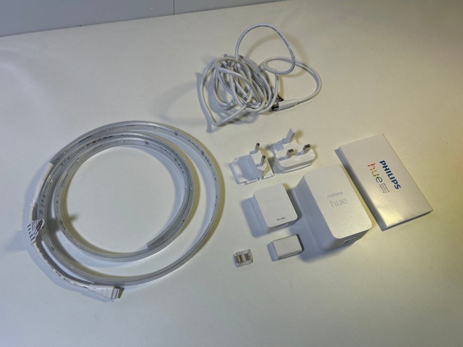 BID! Philips Hue Lightstrip Plus Smart LED Kit - 1M, 1600lm, 20W!