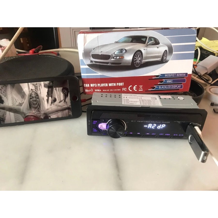 Ny bilradio Universal Bilstereo Bluetooth USB AUX/MP3-spelare 7 Färger/Julklapp