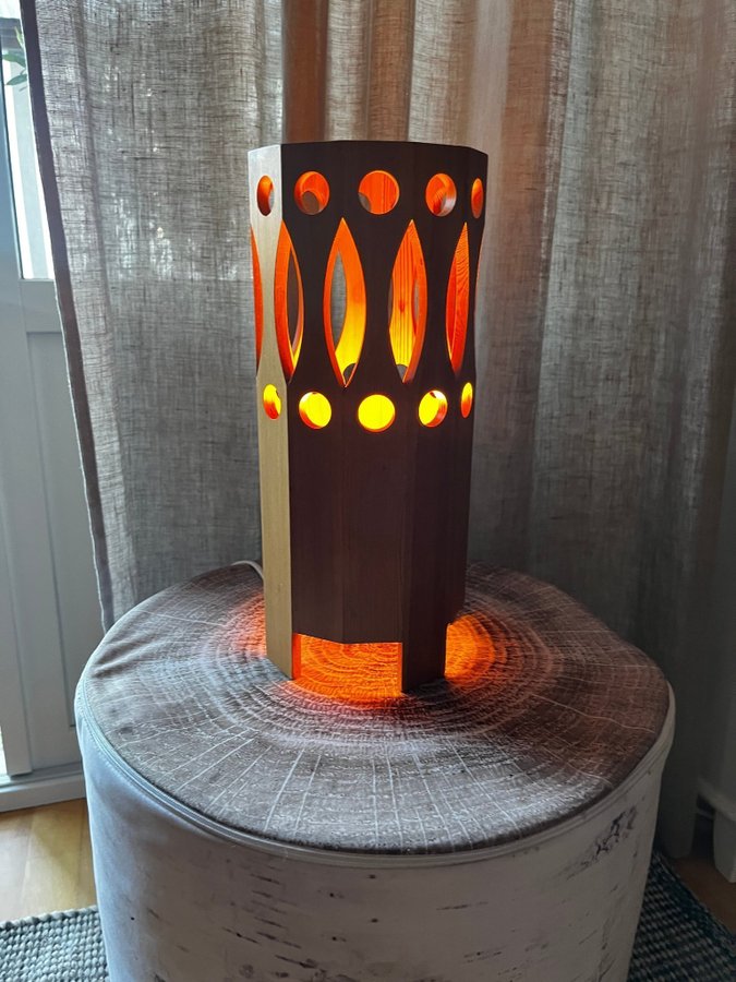 Retro bordslampa i furu 70-tal LO Nilsson Nordiska Present