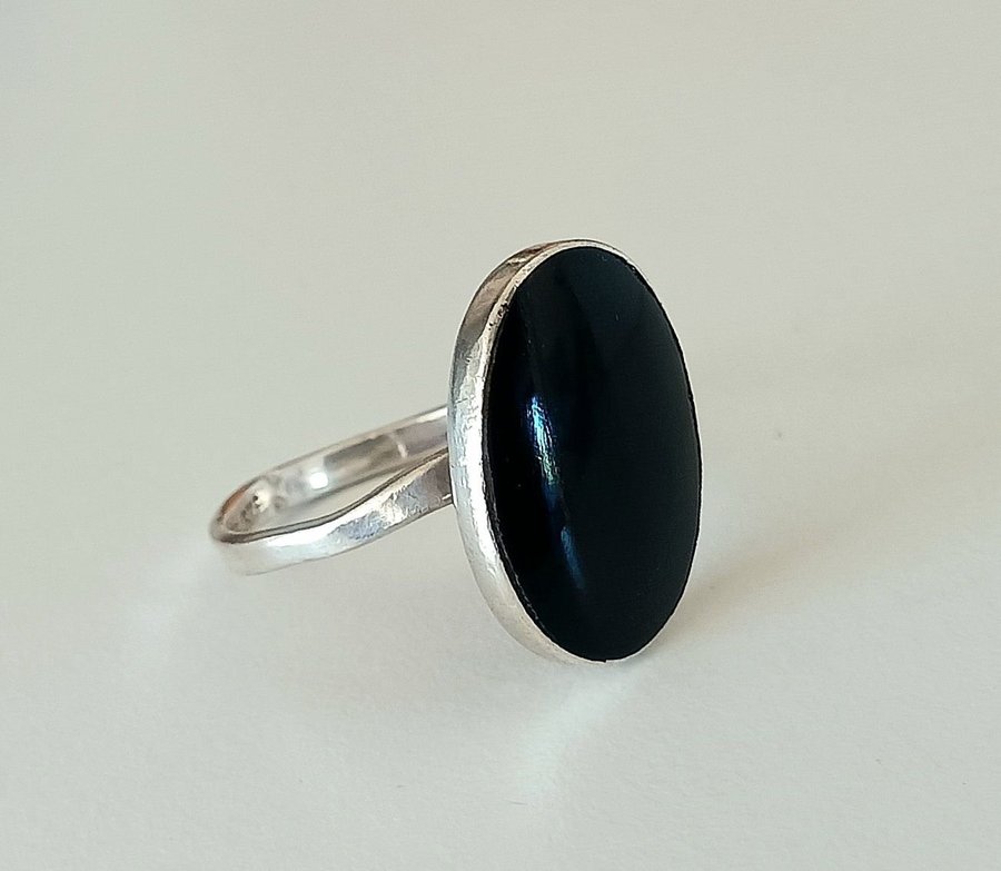 Vacker Ring i Sterling Silver Med Svart Onyx 18¼mm Ø 4,32 GRAM!